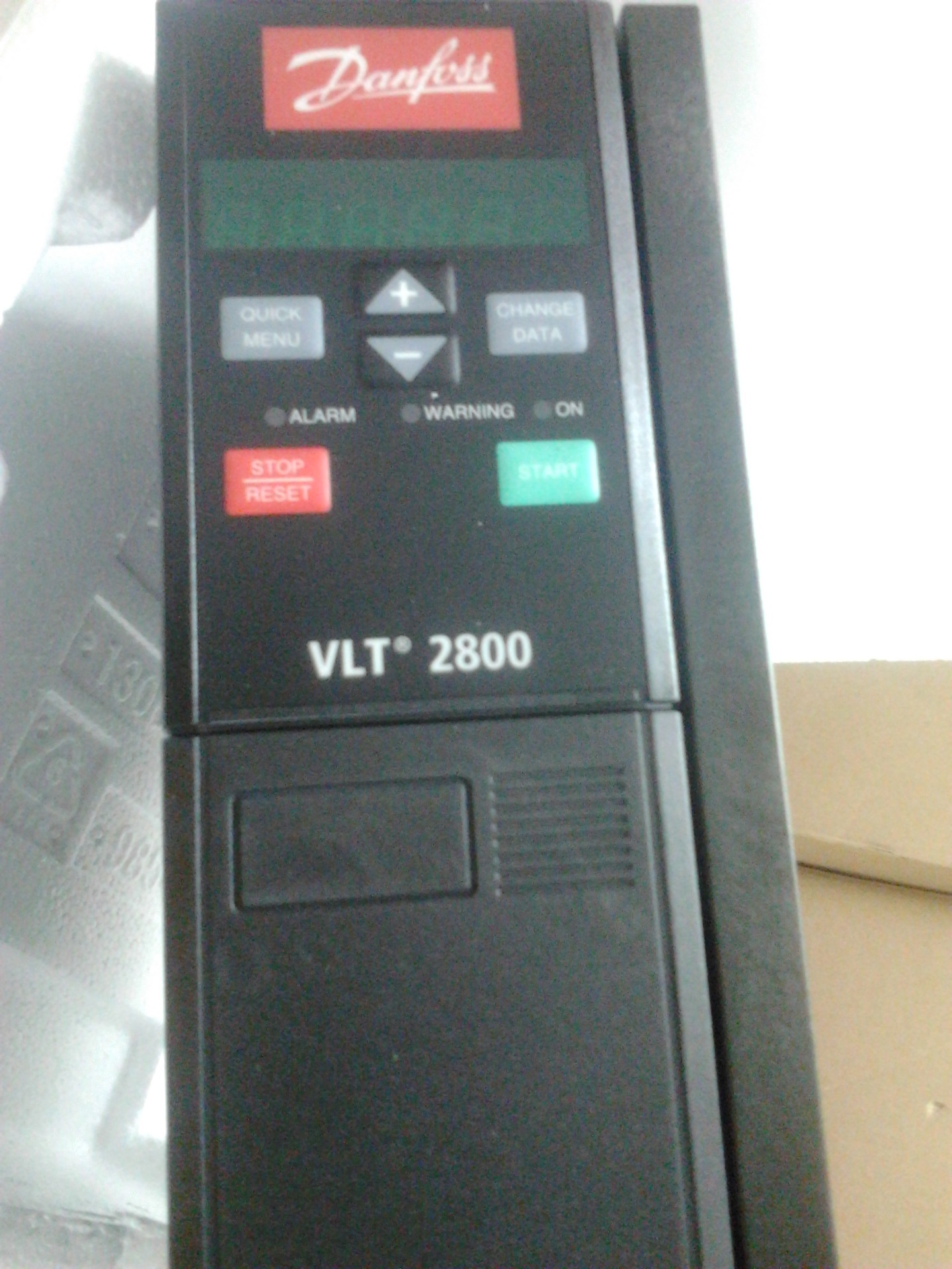 丹佛斯變頻器一級代理VLT2840，全新正品，品質(zhì)優(yōu)良，價格優(yōu)惠.